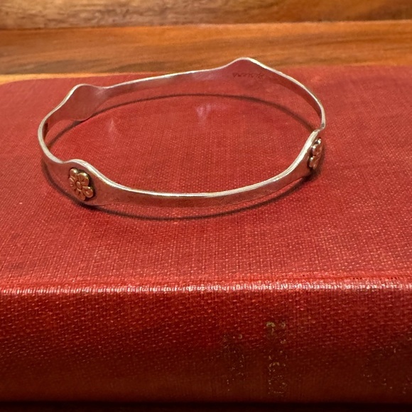 James Avery Retired 14k ButterCup Accent Sterling Silver Bangle - Picture 5 of 9